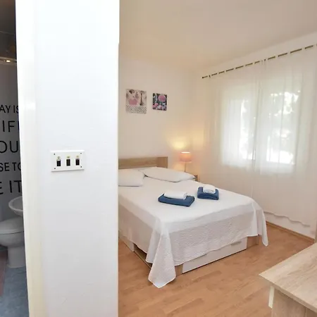 Vjeko Lejlighed Primošten